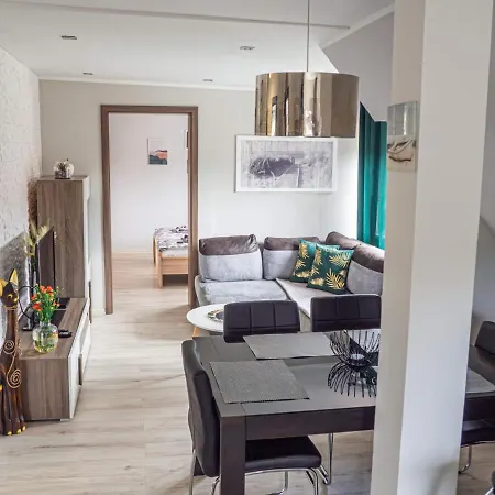 Apartament 3-pokojowy, Ul. Kosciuszki, 100 M Od Morza Homestay Kolobrzeg