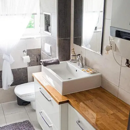 Apartament 3-pokojowy, Ul. Kosciuszki, 100 M Od Morza * Kolobrzeg