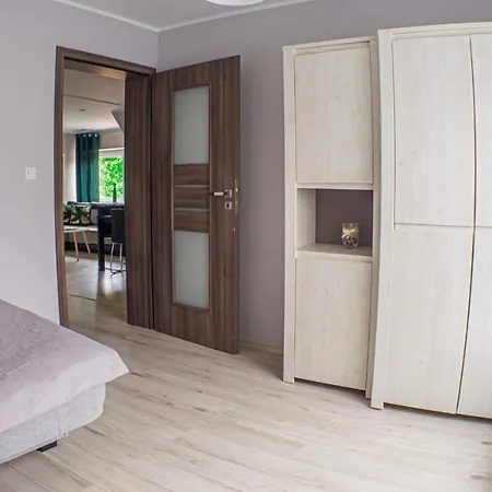 Homestay Apartament 3-pokojowy, Ul. Kosciuszki, 100 M Od Morza *